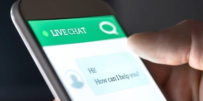 Hình thức liên lạc qua live chat